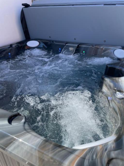 Luxury Georgian Home, Hot Tub, Sea View, Private Garden, Sleeps 6 ボグナー・リージス エクステリア 写真