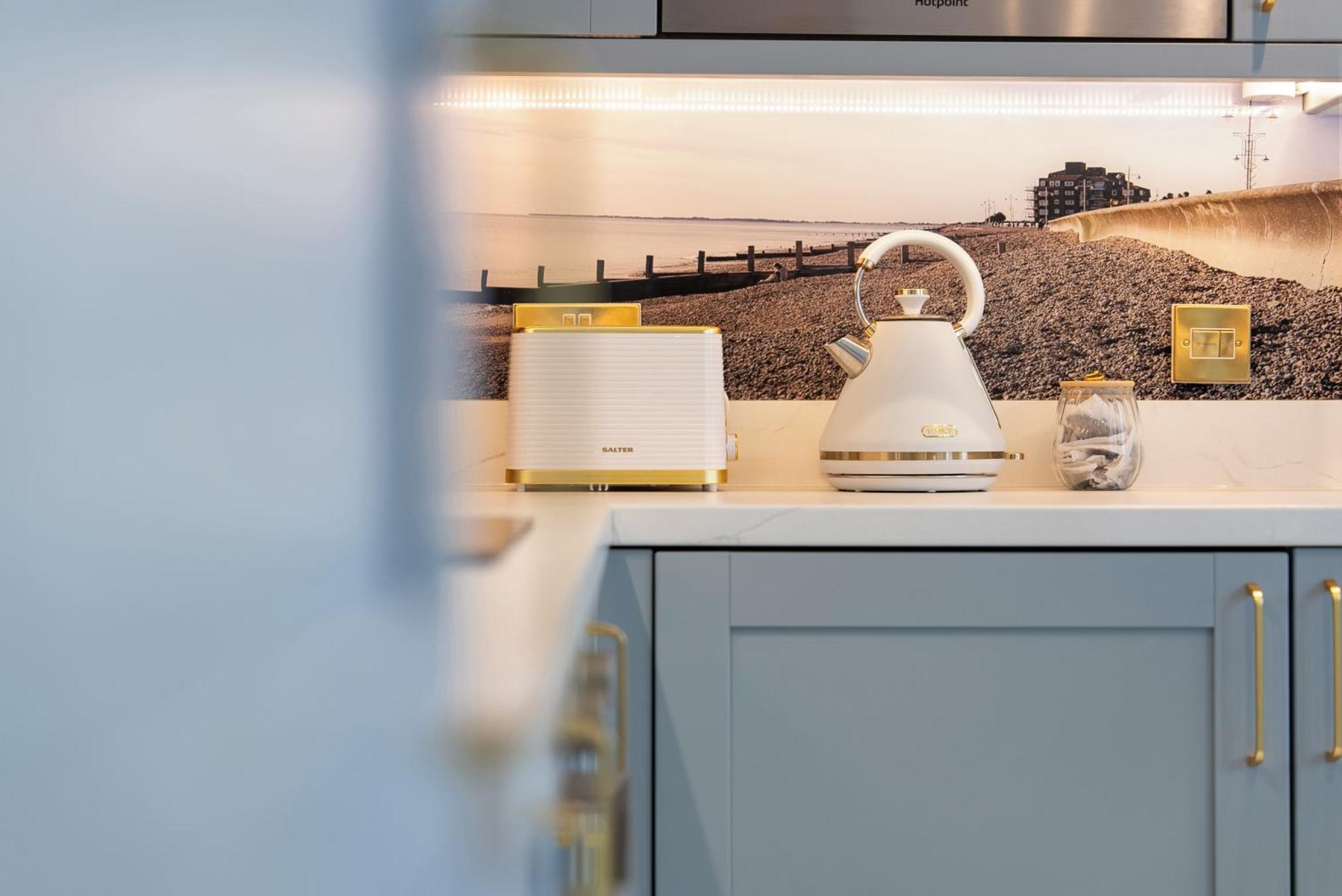 Luxury Georgian Home, Hot Tub, Sea View, Private Garden, Sleeps 6 ボグナー・リージス エクステリア 写真